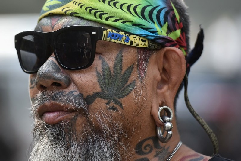 2018-12-25T085134Z_1_LYNXNPEEBO07J_RTROPTP_4_THAILAND-CANNABIS.JPG
