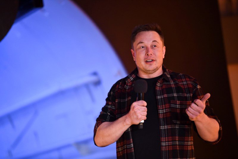 2018-12-27T171134Z_1_LYNXNPEEBQ0TP_RTROPTP_3_MUSK-TUNNEL.JPG