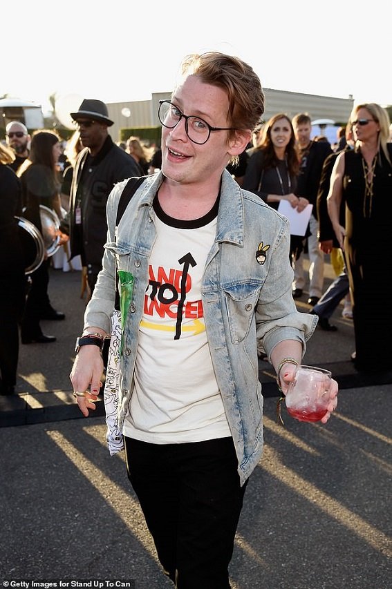 7881950-6534135-New_name_Macaulay_Culkin_announced_he_is_legally_changing_his_mi-a-44_1545956422295.jpg