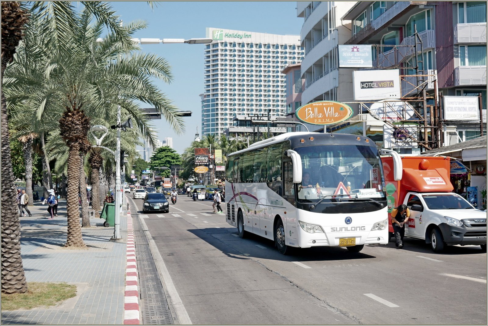 P1060158_Pattaya.JPG.da4dd85fc9da4ece04ed2644a3c5372f.JPG