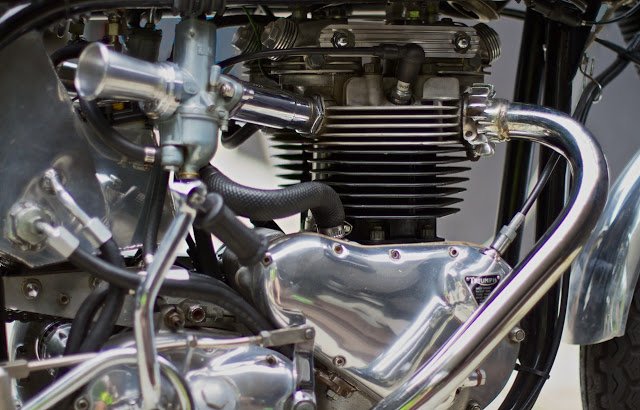 triton-cafe-racer-5.jpg.a971943416ca6cf9cf7e85d0d94f8e80.jpg