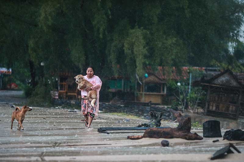 2019-01-04T082107Z_1_LYNXNPEF030EG_RTROPTP_4_ASIA-STORM-THAILAND.jpg