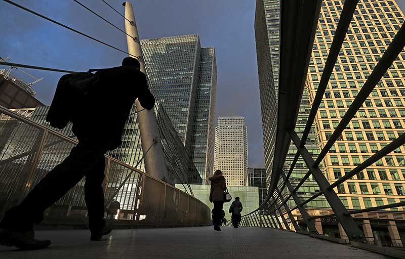 2019-01-14T043617Z_2_LYNXNPEF0D07W_RTROPTP_4_BRITAIN-EU-BANKS.JPG