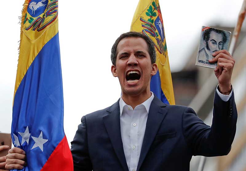 2019-01-24T025143Z_1_LYNXNPEF0N073_RTROPTP_4_VENEZUELA-POLITICS.JPG