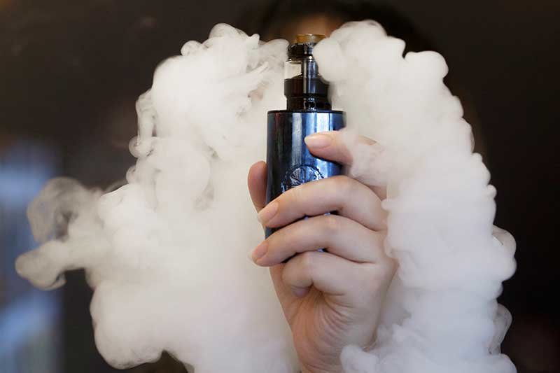 2019-01-30T224349Z_2_LYNXNPEF0T20C_RTROPTP_4_GLOBAL-VAPING.JPG