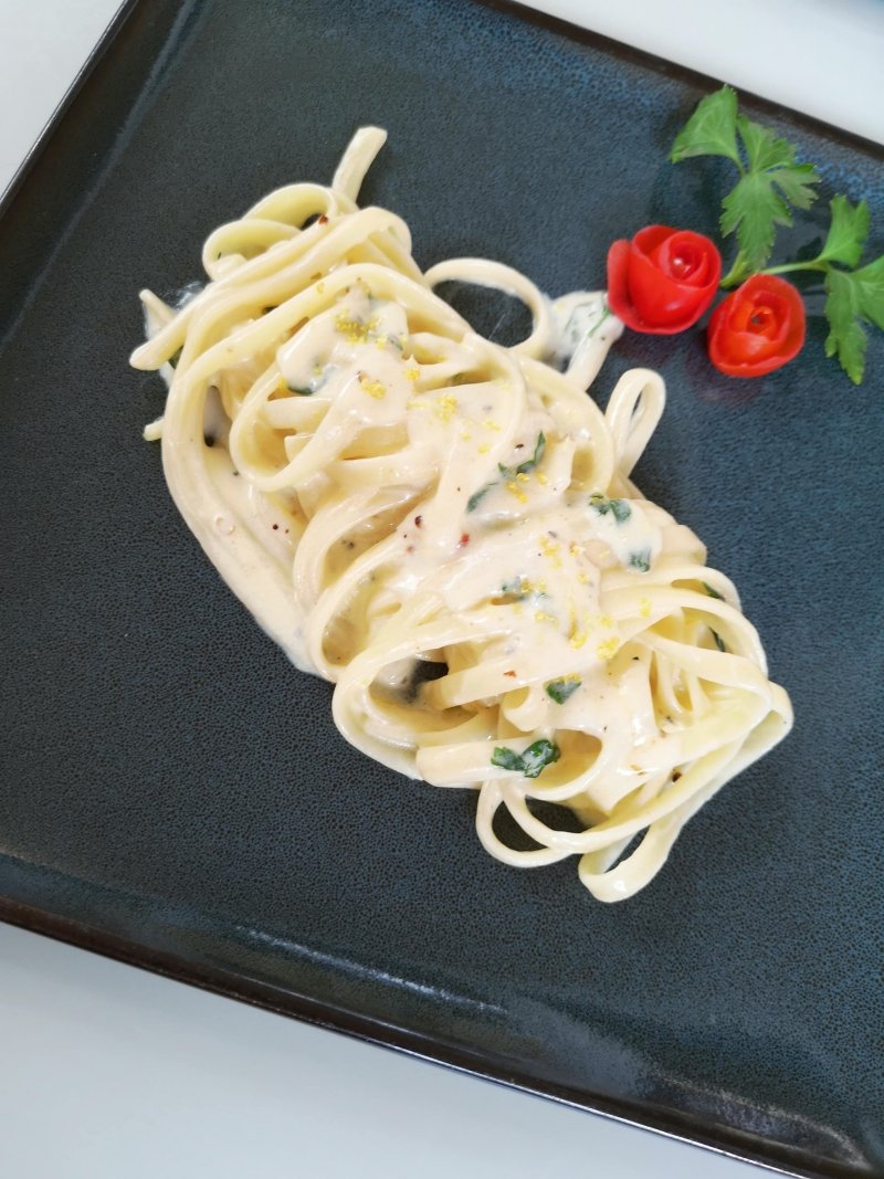 3.-APPETIZERS-Amalfi-Linguine-Crema-Limone.jpg