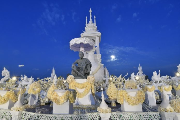 เมรุหลวงพ่อคูณ_๑๙๐๑๒๒_0022-696x464.jpg