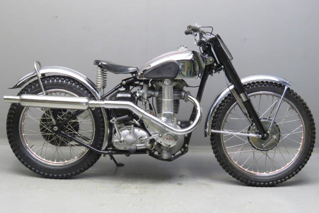 BSA-1952-Goldstar-trails-2603-1.jpg.7c7115ba0676183aa5269dcfc526340d.jpg