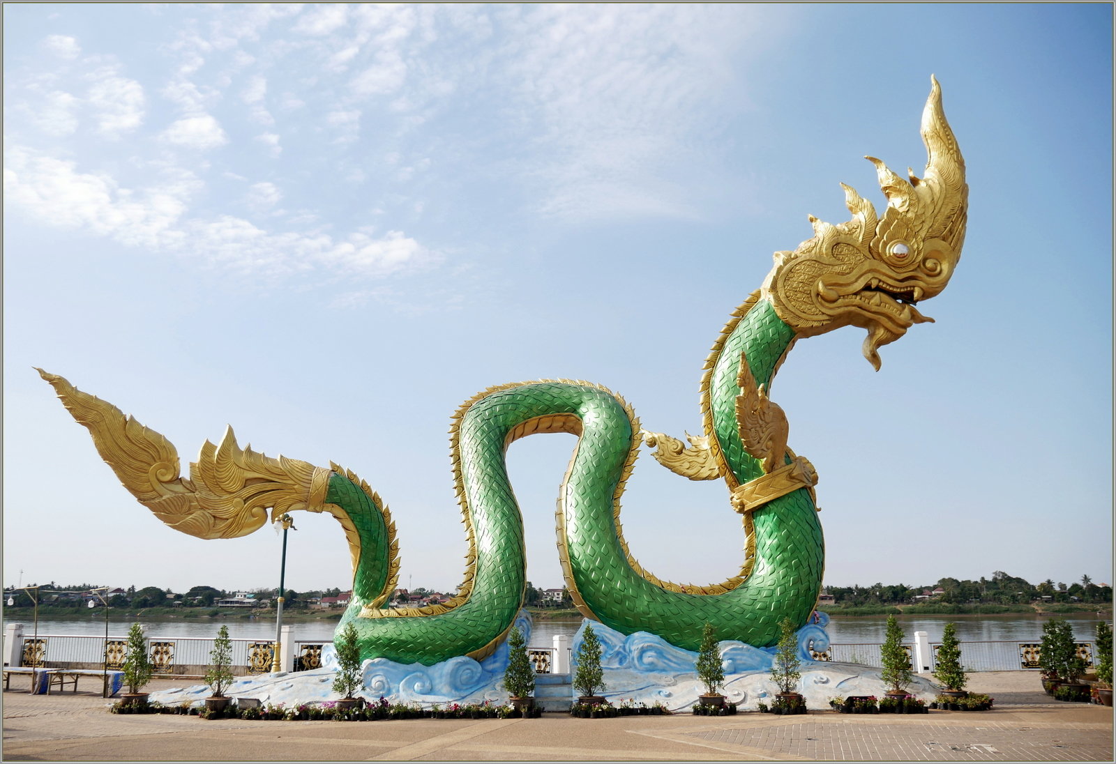 P1060720_Nong_Khai.JPG.aa018e72097c425aef934730d83e4712.JPG