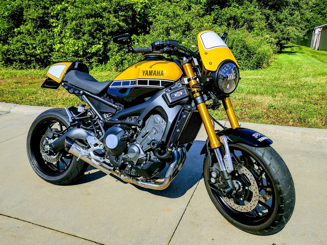 2016-Yamaha-XSR900-Summer-2018-2.jpg.6627df5cb8f0ee1aee7a89205f2931ef.jpg