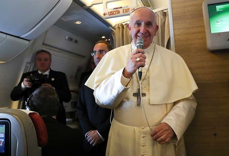 2019-02-03T190148Z_2_LYNXNPEF1209X_RTROPTP_4_POPE-EMIRATES-PLANE.JPG