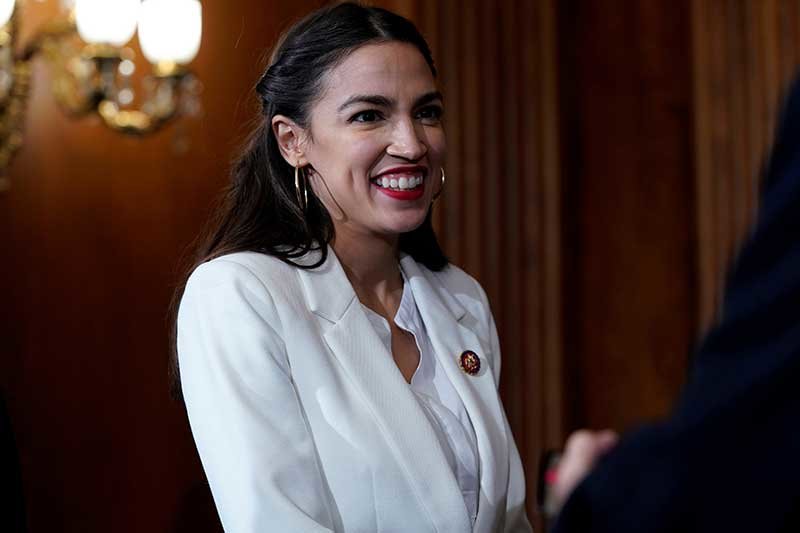 2019-02-06T173915Z_1_LYNXNPEF151KA_RTROPTP_4_USA-BANKS-OCASIO-CORTEZ.JPG