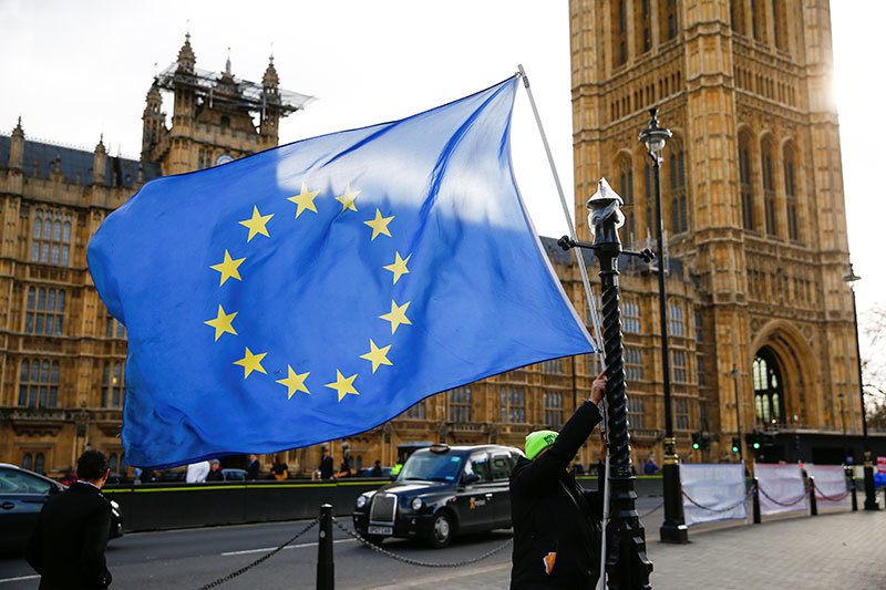 2019-02-10T121630Z_1_LYNXNPEF190AS_RTROPTP_4_BRITAIN-EU.JPG