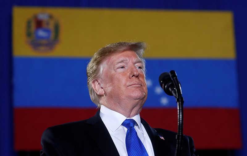 2019-02-18T231810Z_1_LYNXNPEF1H16K_RTROPTP_4_VENEZUELA-POLITICS-TRUMP.JPG