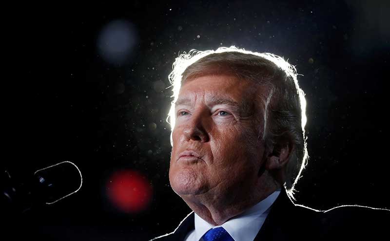 2019-02-19T193356Z_1_LYNXNPEF1I1OB_RTROPTP_4_VENEZUELA-POLITICS-TRUMP.JPG