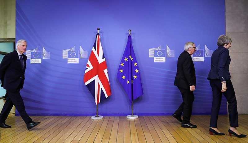 2019-02-25T233813Z_1_LYNXNPEF1O1R5_RTROPTP_4_BRITAIN-EU-MAY-JUNCKER.JPG
