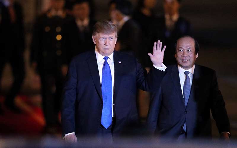 2019-02-26T165226Z_1_LYNXNPEF1P19P_RTROPTP_4_NORTHKOREA-USA-TRUMP-ARRIVAL.JPG