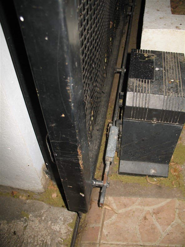 404949340_GateMotor1.jpg.39bbb53be9a36f035503fa58babd0cf1.jpg