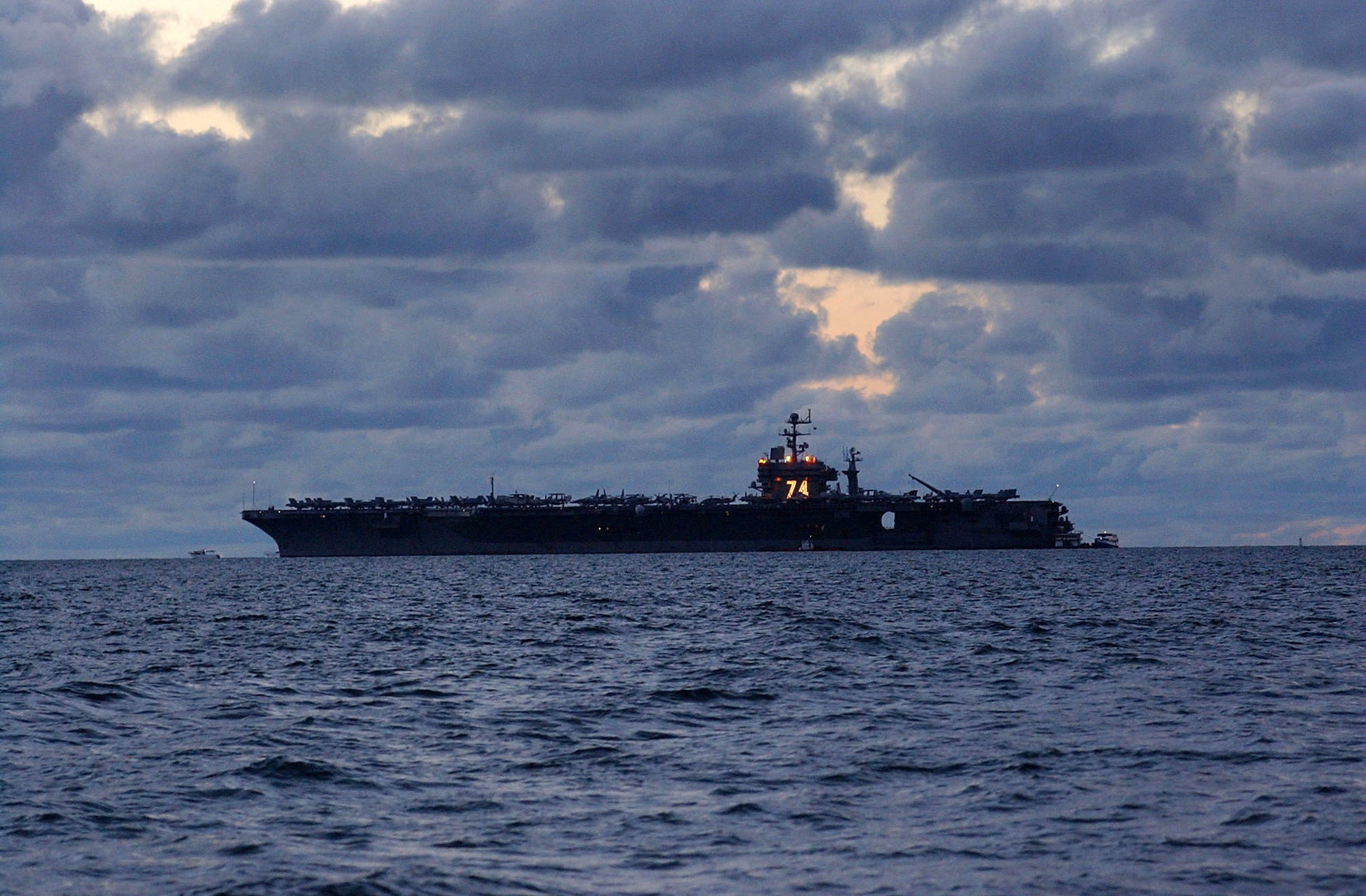 CVN74H.jpg