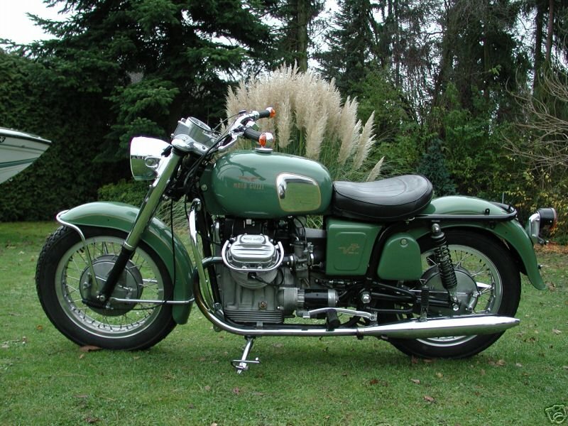 1971_moto_guzzi_v7.jpg.4d93fc6e017cab8e4fbcdb1d9b8a3f4c.jpg