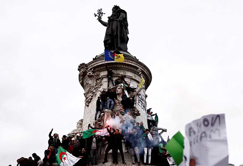 2019-03-03T234235Z_1_LYNXNPEF220OT_RTROPTP_4_ALGERIA-BOUTEFLIKA-FRANCE-PROTEST.JPG
