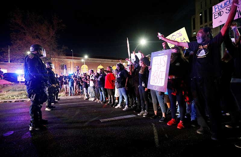 2019-03-05T231212Z_1_LYNXNPEF241R8_RTROPTP_4_CALIFORNIA-POLICE.JPG