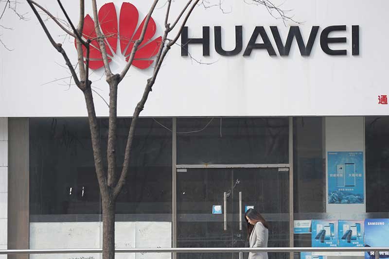 2019-03-07T021454Z_3_LYNXNPEF26032_RTROPTP_4_USA-CHINA-HUAWEI-TECH.JPG