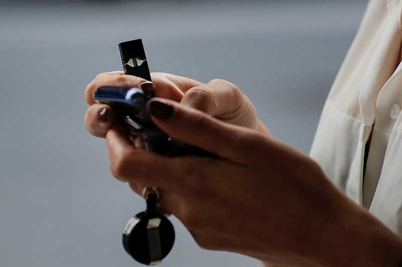 2019-03-20T020808Z_3_LYNXNPEF2I1Q1_RTROPTP_4_USA-VAPING.JPG
