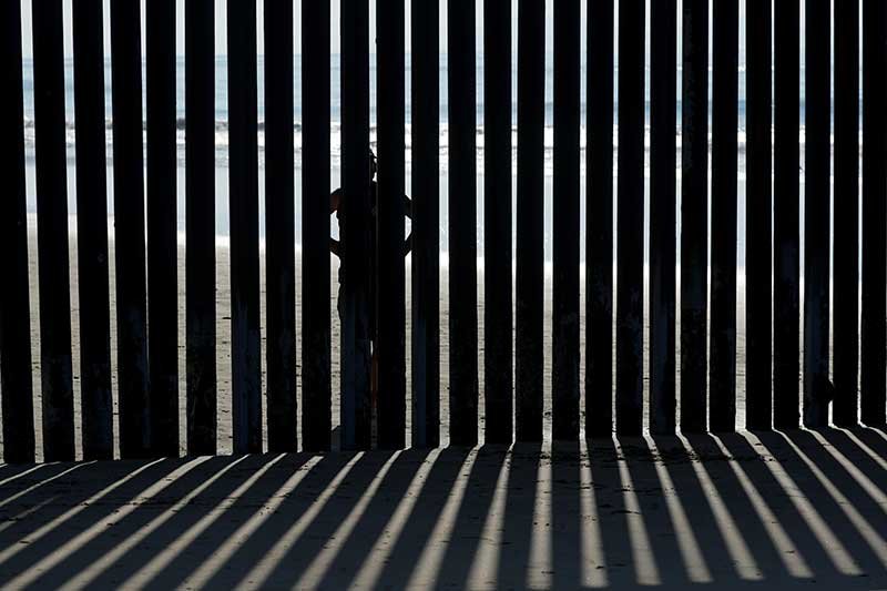 2019-03-31T153219Z_1_LYNXNPEF2U0PL_RTROPTP_4_USA-IMMIGRATION-BORDER.JPG