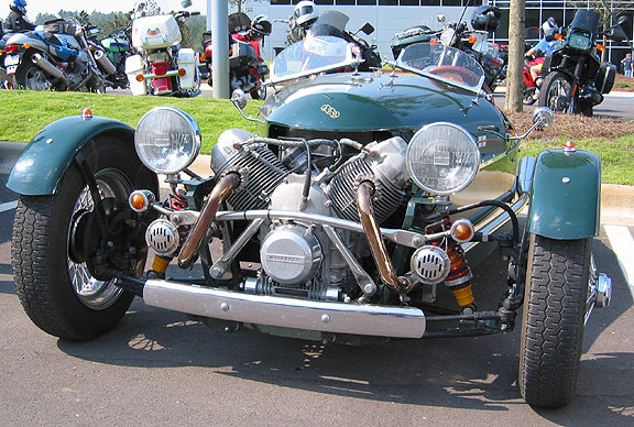 21649238.GuzziTrike.jpg.cf610d183d68c904e57780436c2c8a9d.jpg