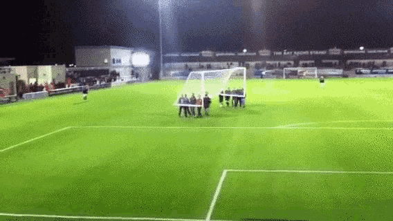 1542387842_movinggoalposts.gif.3b75d0211b4a96c049157fbe191995a6.gif