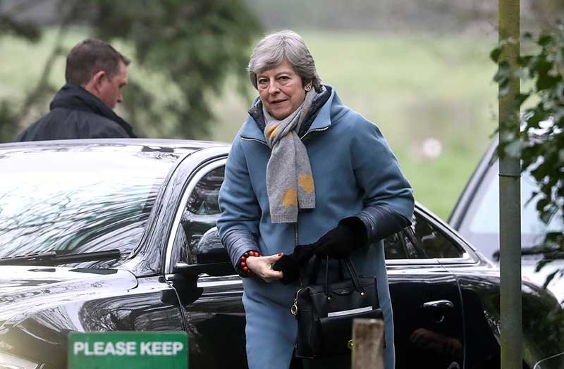 2019-04-07T113455Z_1_LYNXNPEF360CG_RTROPTP_4_BRITAIN-EU.JPG