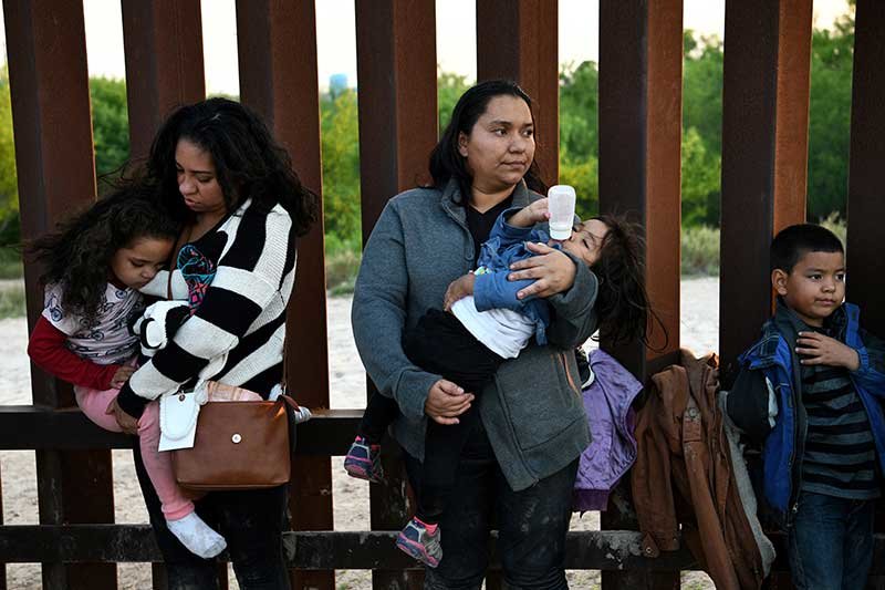 2019-04-08T211343Z_1_LYNXNPEF371TR_RTROPTP_4_USA-IMMIGRATION-NIELSEN.JPG