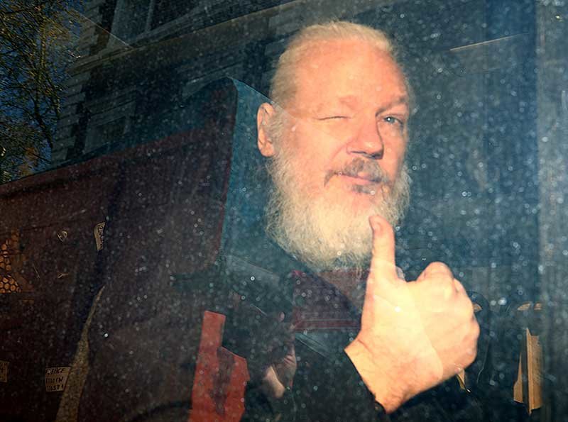2019-04-11T181928Z_1_LYNXNPEF3A1SE_RTROPTP_4_ECUADOR-ASSANGE.JPG