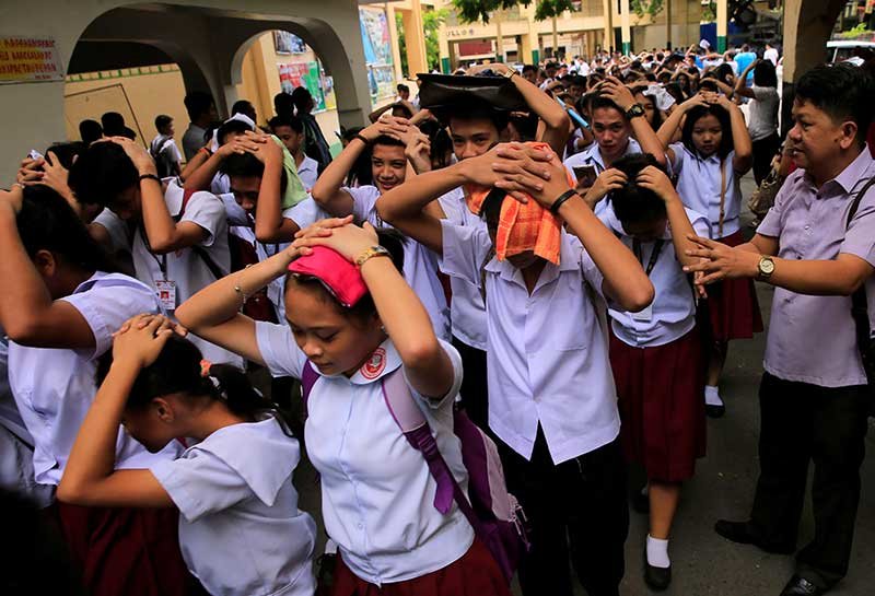 2019-04-22T125036Z_1_LYNXNPEF3L0JS_RTROPTP_4_PHILIPPINES-QUAKE.JPG
