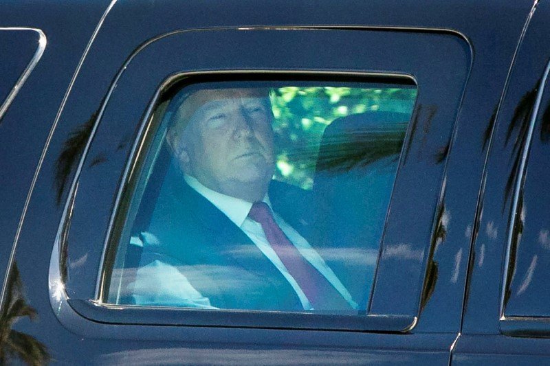 2019-04-22T133035Z_1_LYNXNPEF3L0M6_RTROPTP_3_USA-TRUMP.JPG
