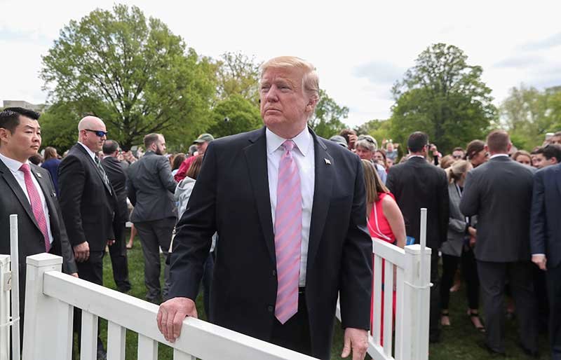 2019-04-22T170759Z_1_LYNXNPEF3L0S4_RTROPTP_4_RELIGION-EASTER-USA-WHITEHOUSE.JPG