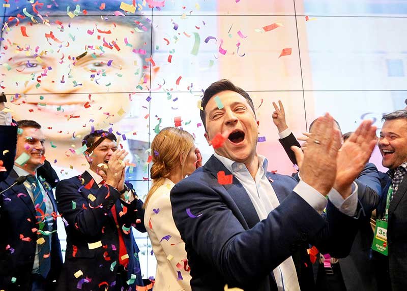 2019-04-22T203641Z_1_LYNXNPEF3L0XY_RTROPTP_4_UKRAINE-ELECTION-TEAM.JPG