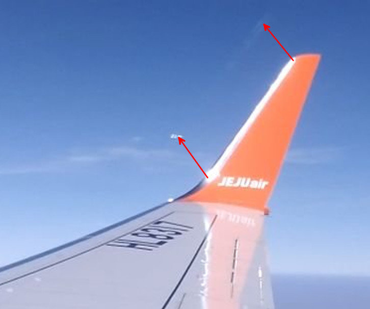 planelight.jpg.49952d38b3485d27b0b5089de8543ae5.jpg
