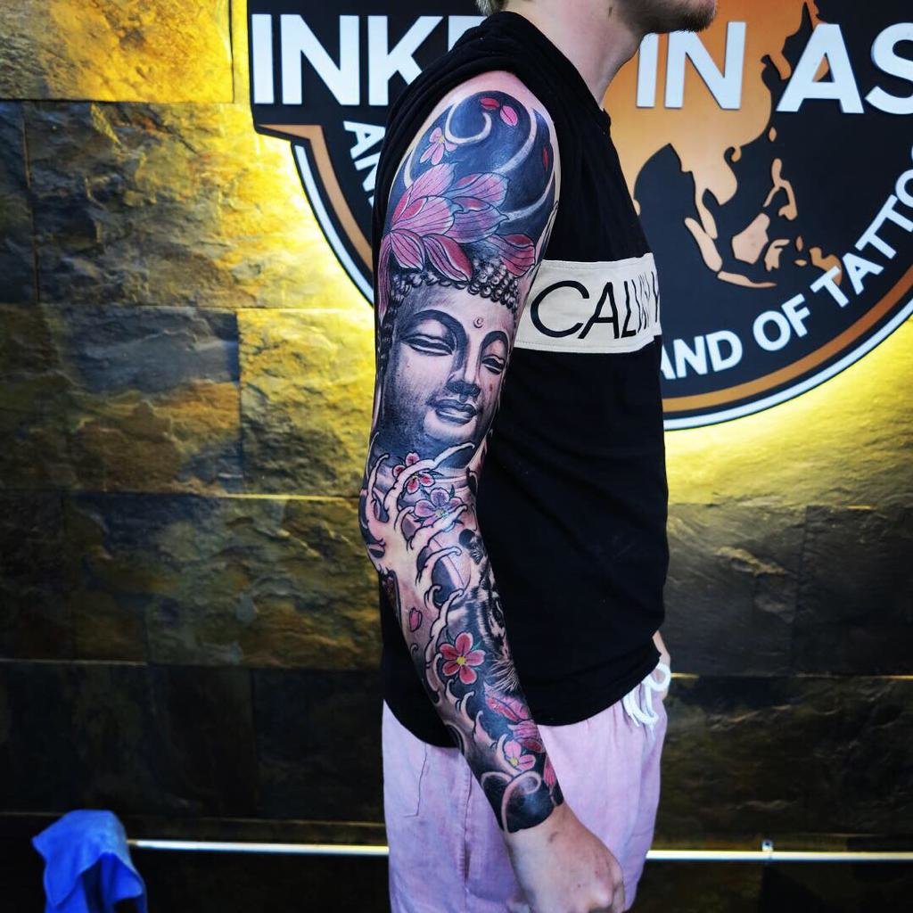 Sak Yant Traditional Thai Tattoo / Wake up Tattoo Phuket | Up tattoos,  Traditional thai tattoo, Tattoo studio