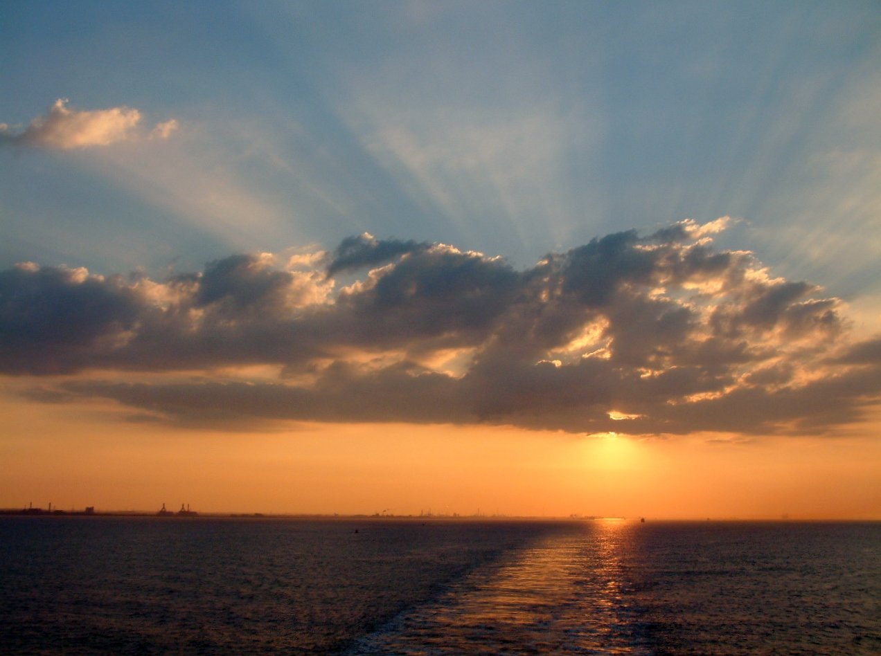 1348887110_SunsetontheHumber(7).JPG.35b38b4f32ed998a9666a04cb401bc62.JPG