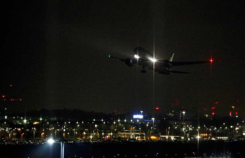 2019-05-01T114051Z_2_LYNXNPEF402JF_RTROPTP_4_BRITAIN-DRONES-HEATHROW.JPG