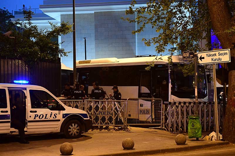 2019-05-06T201627Z_2_LYNXNPEF451DY_RTROPTP_4_TURKEY-ELECTION-ISTANBUL.JPG