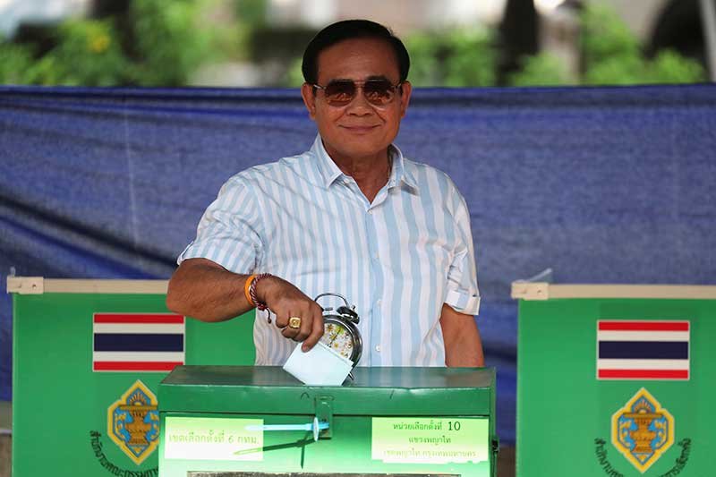 2019-05-09T072942Z_2_LYNXNPEF480C5_RTROPTP_4_THAILAND-ELECTION-ESTABLISHMENT.JPG