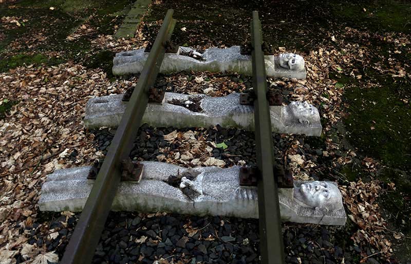 2019-05-14T135300Z_2_LYNXNPEF4D0QA_RTROPTP_4_GERMANY-NAZI-BAHLSEN.JPG