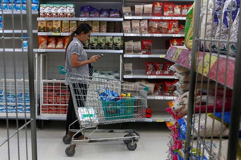 2019-05-22T050038Z_1_LYNXNPEF4L0AR_RTROPTP_4_THAILAND-ECONOMY-CPI.JPG