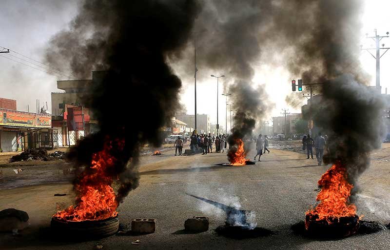 2019-06-03T083421Z_1_LYNXNPEF520L3_RTROPTP_4_SUDAN-POLITICS.JPG