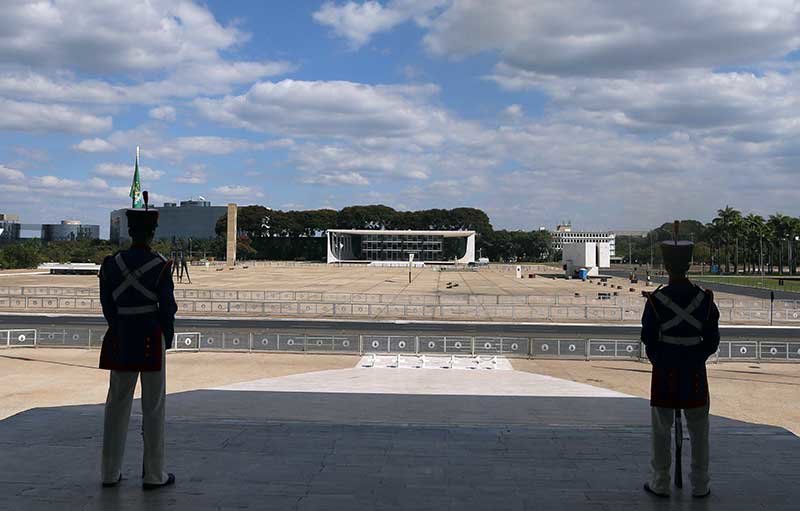 2019-06-14T004735Z_1_LYNXNPEF5D01W_RTROPTP_4_BRAZIL-POLITICS.JPG