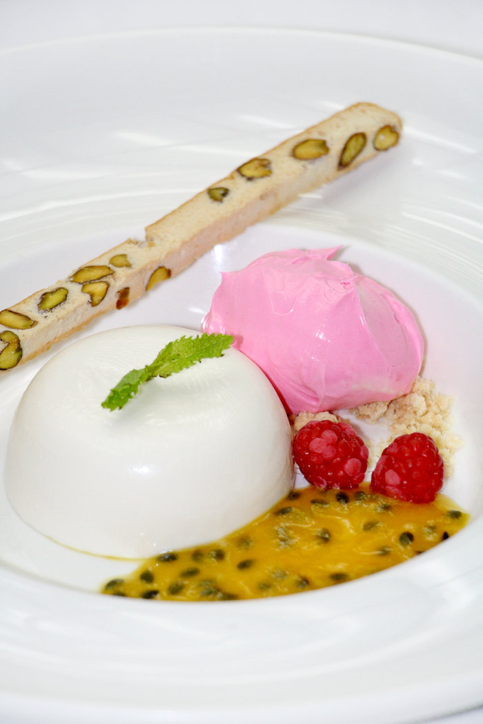 Vanilla Panna Cotta_01.jpg