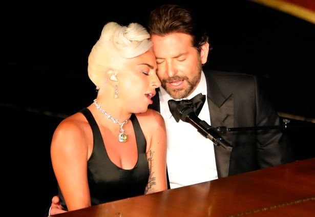 2_Lady-Gaga-and-Bradley-Cooper.jpg